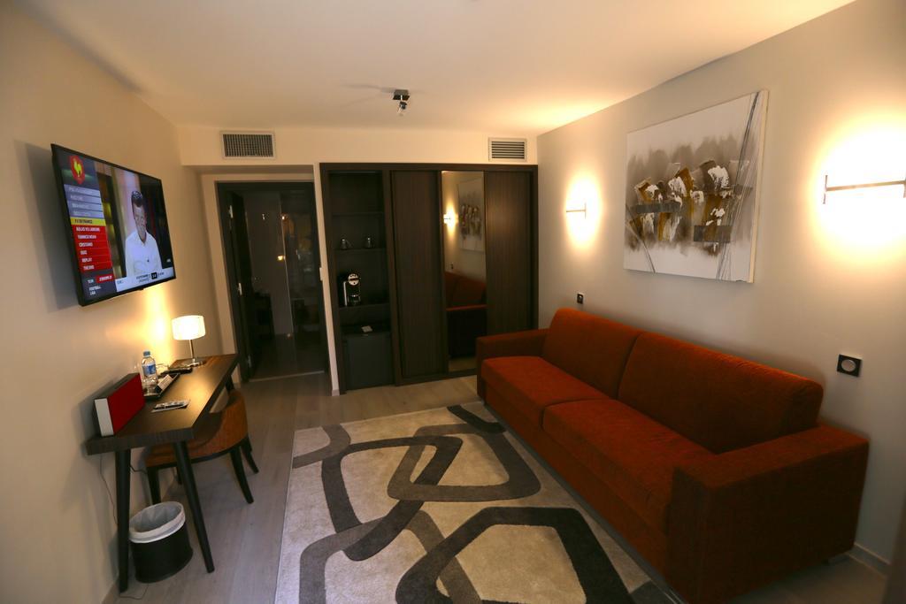 Host & Vinum - Le Clos Des Pins Canet-en-Roussillon Exterior photo